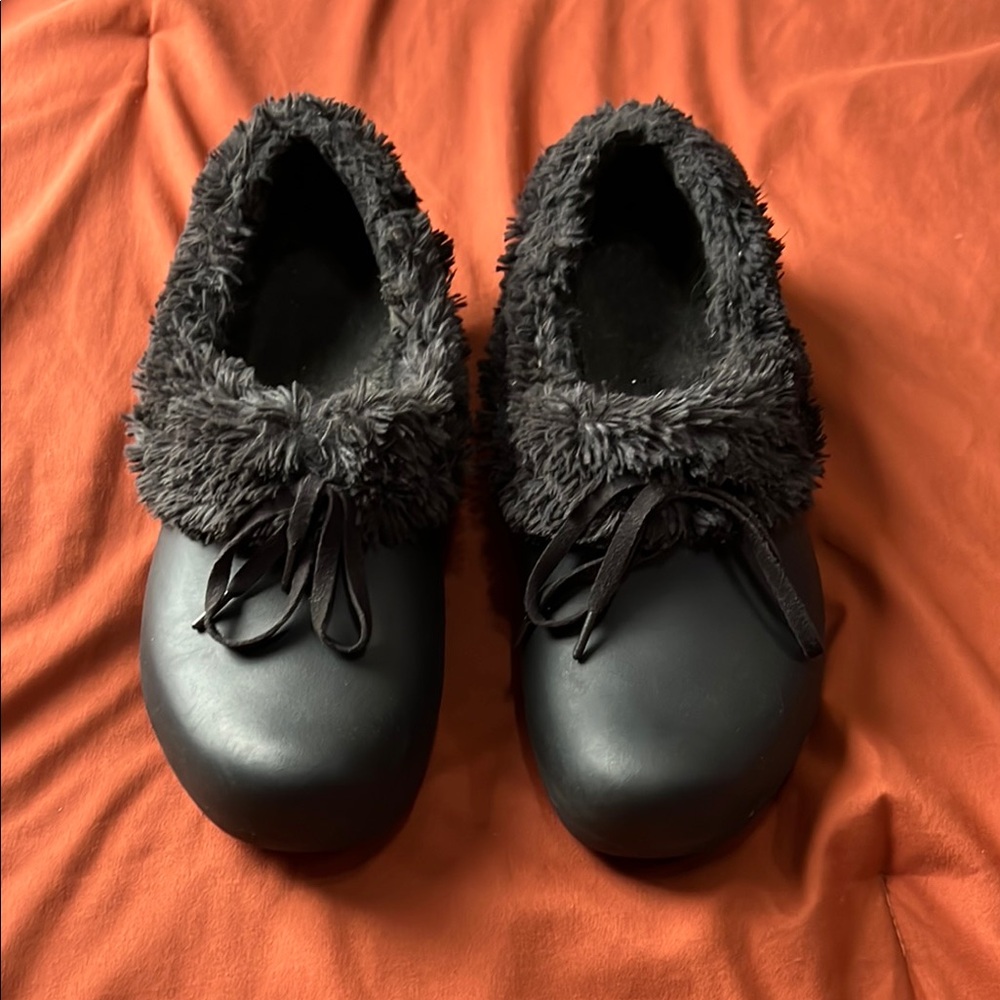 Cozy Black Faux Fur Lined Women's Shoes